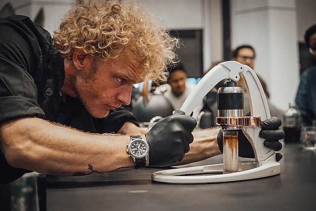 イプシー・キーラティさんのインスタグラム写真 - (イプシー・キーラティInstagram)「When he does the thing he loves . . :)) #mymanmakescoffee 👨🏼‍🦱☕️」11月18日 20時00分 - gypsykeerati