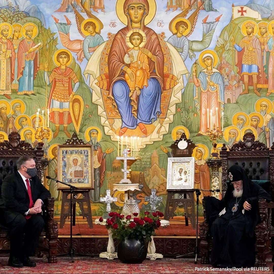 ABC Newsさんのインスタグラム写真 - (ABC NewsInstagram)「U.S. Secretary of State Mike Pompeo meets with Georgia's Orthodox Patriarch Ilia II at the Patriarchate of Georgia in Tbilisi, Georgia.」11月18日 20時00分 - abcnews