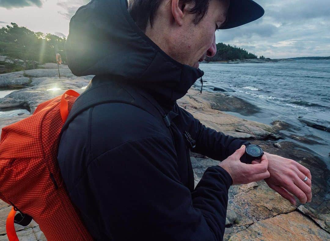Suuntoさんのインスタグラム写真 - (SuuntoInstagram)「We have 5 Adventure Starter Packs to give away as part of the photo contest we're running here on Instagram.   Post an adventure photo and an inspiring story this week for a chance of getting kitted out with more than 1350 euros worth of fresh outdoor gear from @arcteryx, @insta360, @oakley, @jetboil and @suunto   ⭐️⭐️⭐️ How to enter ⭐️⭐️⭐️  1. Post an adventure image on your feed this week with text explaining what your best outdoor adventure has been or what your dream outdoor adventure would be. 2. Tag #adventurestartshere and #suunto, #arcteryx, #insta360, #jetboil, #oakley in your copy text. 3. Follow @suunto   Click the link in the bio for more details.」11月18日 20時00分 - suunto