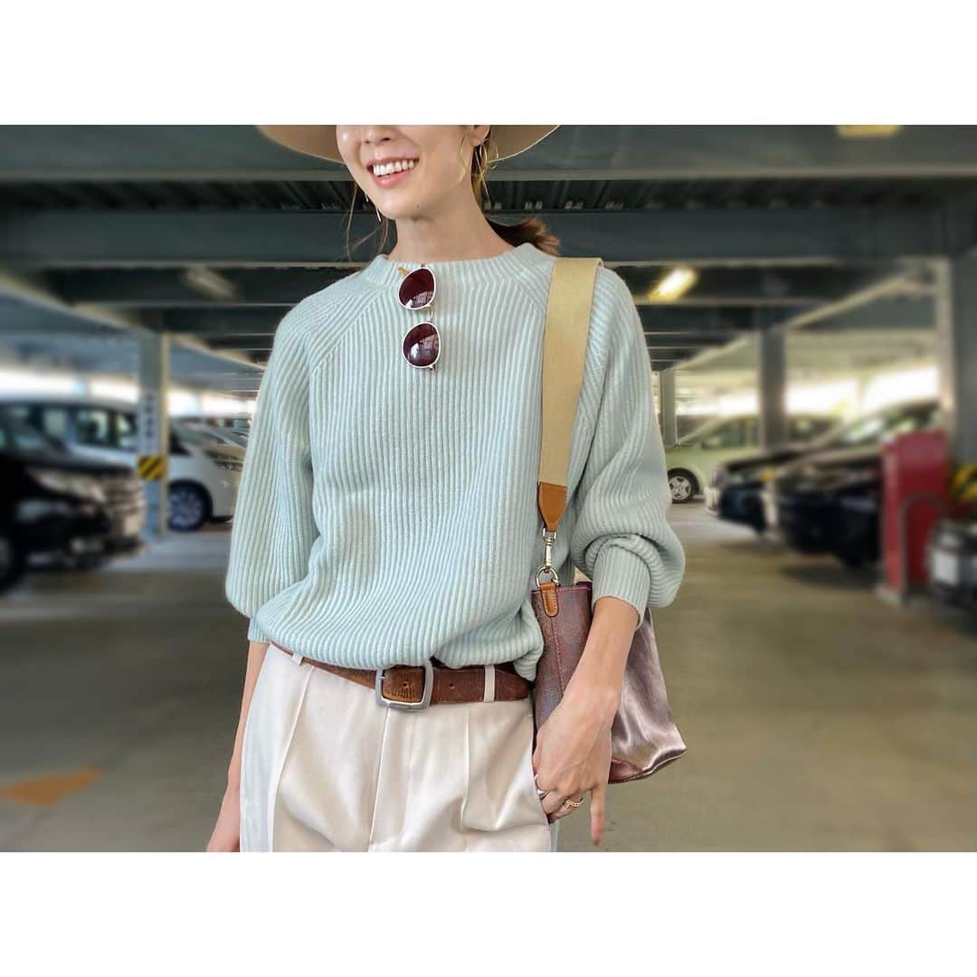 小林有里さんのインスタグラム写真 - (小林有里Instagram)「♡ 打ち合わせday♡ . 珍しく 黒お休み🐦✨ . . このきれいなグリーン、 ベージュとか白とか 案外合わせやすいのよ♡ . しかもウール&カシミヤ。 この組み合わせ大好き♡ . . tops... @plst_official  . . 11/23(月)まで アプリ会員限定のメンバーズセールだから これも10％OFFで♡ (アプリは当日入会もok♡) . PLSTオンラインストアや公式アプリを ぜひチェックしてみてね♡ . . . . #fashion#kobafashion  #plst#sponsored #プラステコーデ#プラステ #大人カジュアル」11月18日 20時05分 - lilyshandmade