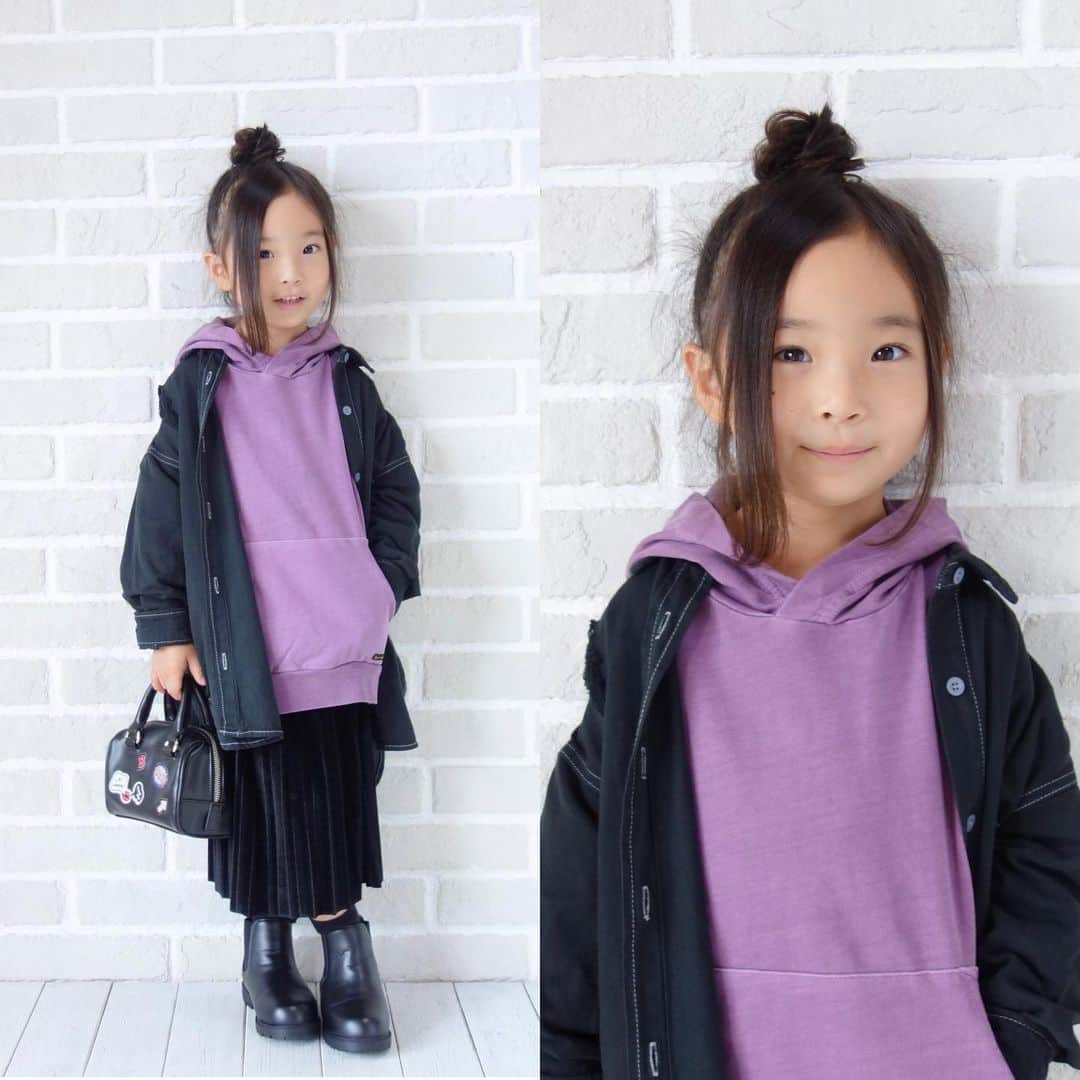 Saraのインスタグラム：「. coordinate♡ . パープルのパーカー以外を ブラックで統一して かっこよく💜✌️ . #ootd #kids #kids_japan #kids_japan_ootd #kjp_ootd #kidsfahion #kidscode #kidsootd #kidswear #キッズコーデ #キッズファッション #インスタキッズ #branshes  #ライブドアインスタブロガー」