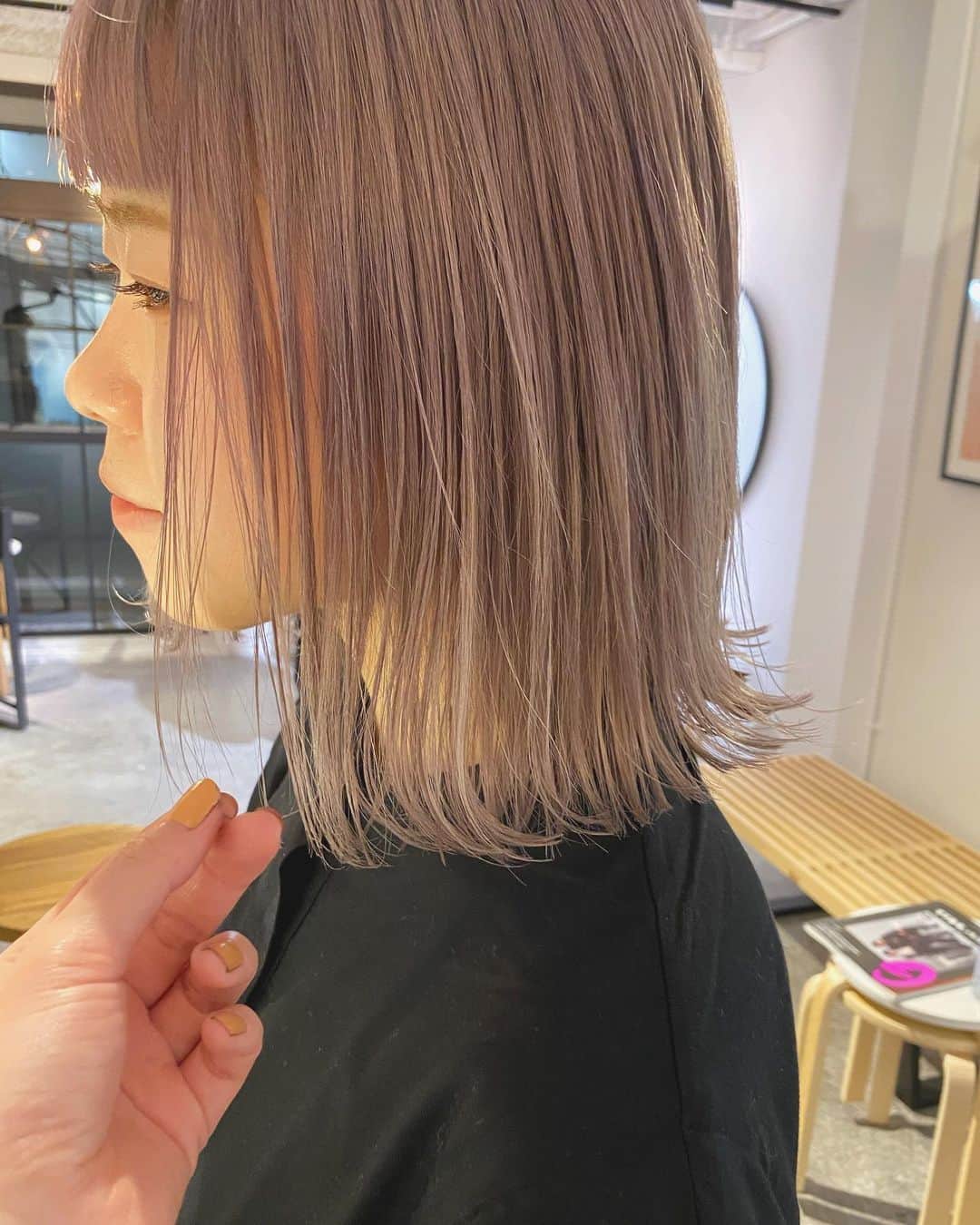 カワシリアツシのインスタグラム：「肩につく長さのbobに 薄いpink lavender◎ ・ ブリーチ2回必須になります🙆‍♂️ ・ ブリーチでしっかり黄色味を 削っているので、 退色しても黄色くなりません☺︎」