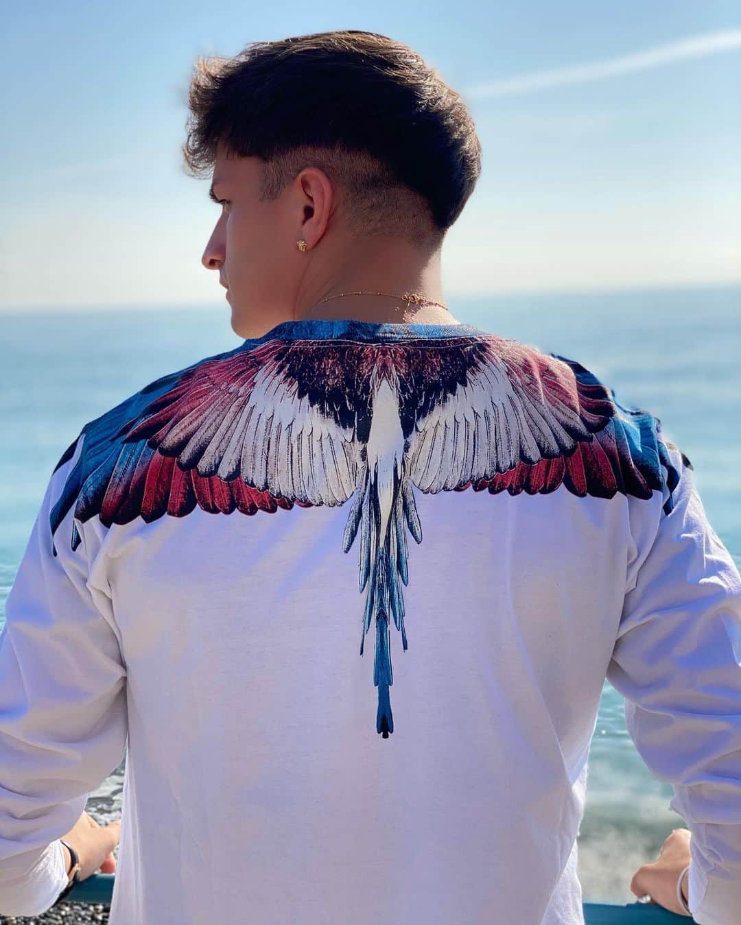 ピエトロ・ペッレグリのインスタグラム：「Ho uno shotta dietro me, se mi tocchi sei sotto tiro.... 💣🔫🧨 @marceloburlon @countyofmilan  € & $ #marceloburlon #france #mood #sun #day #photography #pictureoftheday #photooftheday #amazing #love #life #lifestyle #fun #boy #young #laugh #instagood #instagram #instadaily #insta #see #sea #autumn #goodmorning #goodvibes #menton 🇫🇷 ... 🤩」