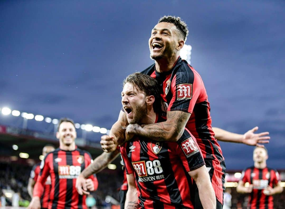 AFCボーンマスさんのインスタグラム写真 - (AFCボーンマスInstagram)「#OnThisDay in 2017, we recorded one of our best @premierleague wins with a 4-0 victory over Huddersfield 🤩💫 Who was there? 🙋‍♂️🙋‍♀️ #afcb 🍒」11月18日 20時46分 - afcb