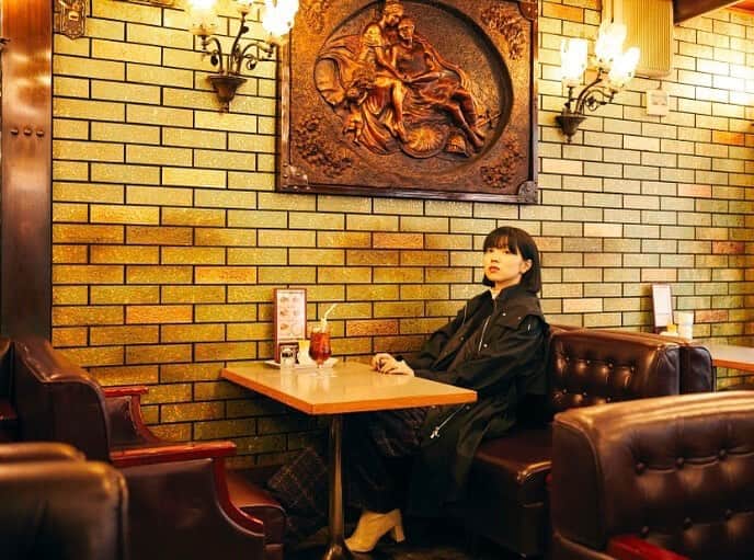 小谷実由さんのインスタグラム写真 - (小谷実由Instagram)「@gotobymizuno 52 Traveleresにてインタビューしていただいてます。上野で喫茶店はしごもしました。久しぶりで嬉しかったなぁ🐈撮影にご協力いただいたギャラン、王城、古城の皆様ありがとうございました🙇🏻‍♀️🌹  #gotobymizuno #rope #300DAYSCOAT」11月18日 20時39分 - omiyuno