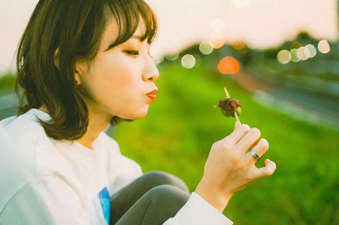 尾林美月のインスタグラム：「. 草だんごを頬張る、とっておきの場所🍡」