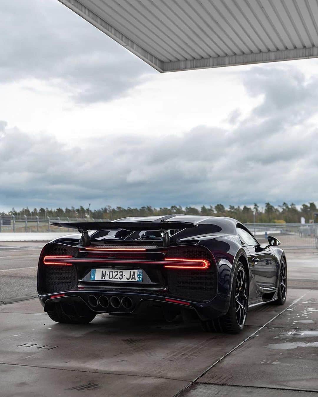 CarsWithoutLimitsさんのインスタグラム写真 - (CarsWithoutLimitsInstagram)「Bugatti Chiron Sport Photos @j.b_photography  #carswithoutlimits」11月18日 20時47分 - carswithoutlimits
