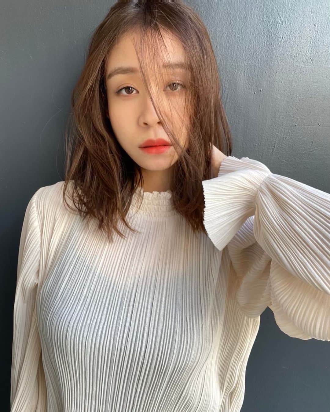 帆春のインスタグラム：「.  . この日はナチュラルなメイクでした👩🏻 . #andrey #hair #hairstyle #shooting #arrange #ヘア #ヘアスタイル #ボブ #美容室 #撮影  #ナチュラルメイク #秋メイク #makeup #motd」