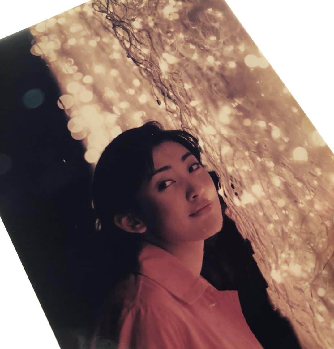 田中美里のインスタグラム：「昨日のhairstyle。 なんだかデジャブな感じが していたんだけど、、。 そうだ！ 雨音さんだ。  #withlove  #雨音 #オフショット  #21歳の私」