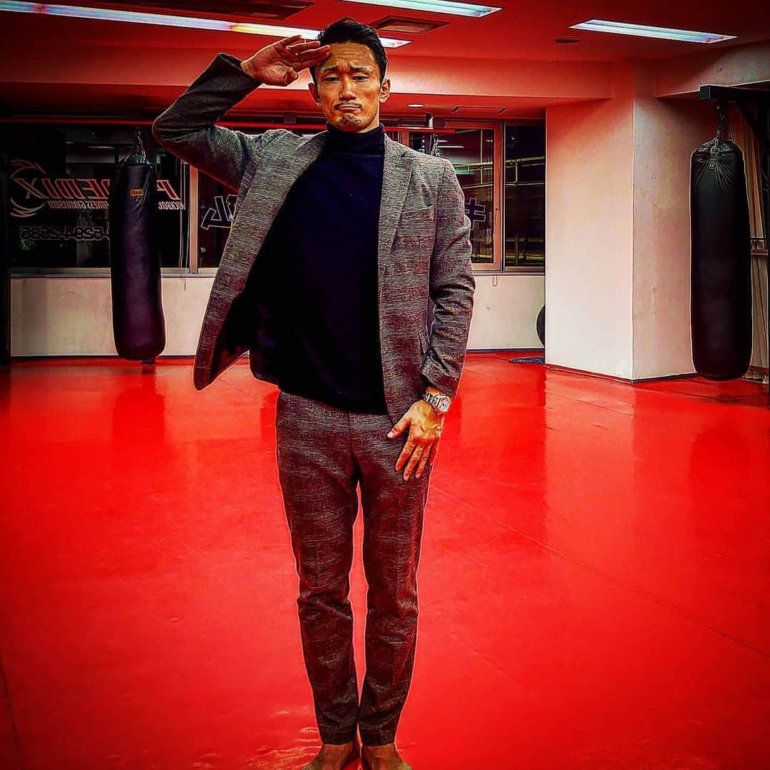 梅野源治のインスタグラム：「suit style🕴🎁 プレゼントしてもらった♪ #感謝」