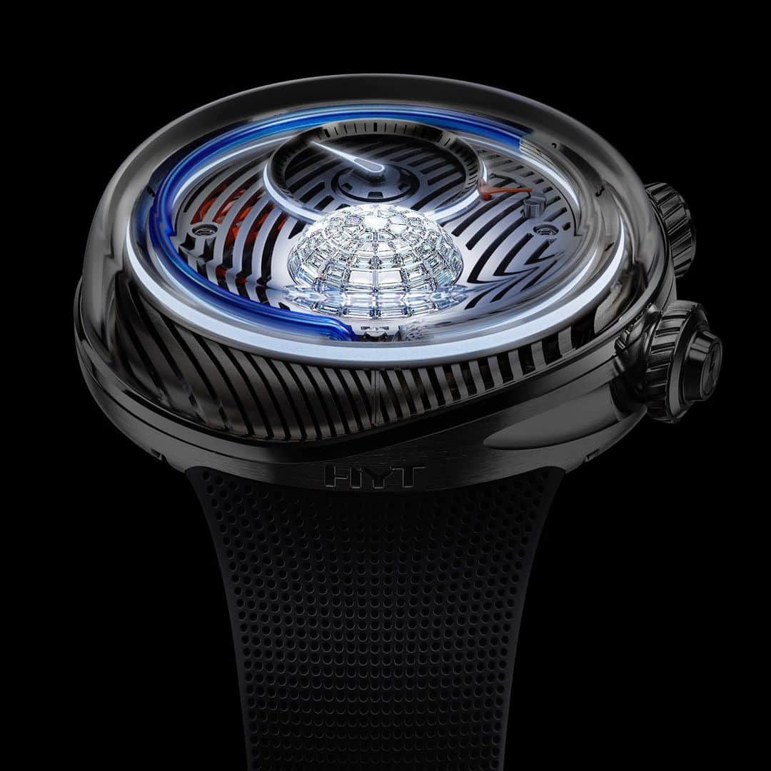 Daily Watchさんのインスタグラム写真 - (Daily WatchInstagram)「The @HYTwatches Blue Fluid that can produce mechanical light with the push of a button 👀🔍 It happens beneath the 73 baguette-cut diamonds which can be lit up by 13 mechanically-powered LED’s (they are powered by the movement) #HYT #HYTwatches」11月19日 6時33分 - dailywatch