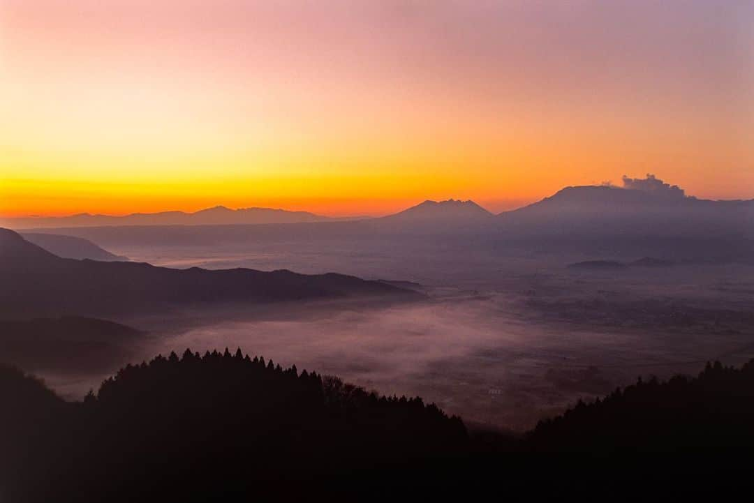 ナショナルジオグラフィックさんのインスタグラム写真 - (ナショナルジオグラフィックInstagram)「Photos by Michael Yamashita @yamashitaphoto / Lost in fog, Kyushu, Japan: a view from above the clouds in Aso-Kuju National Park. Centered around several active volcanos and hot springs, Aso is often called Earth's volcanic theater. #AsoKujuNationalpark #Kyushu #Japan」11月19日 6時34分 - natgeo