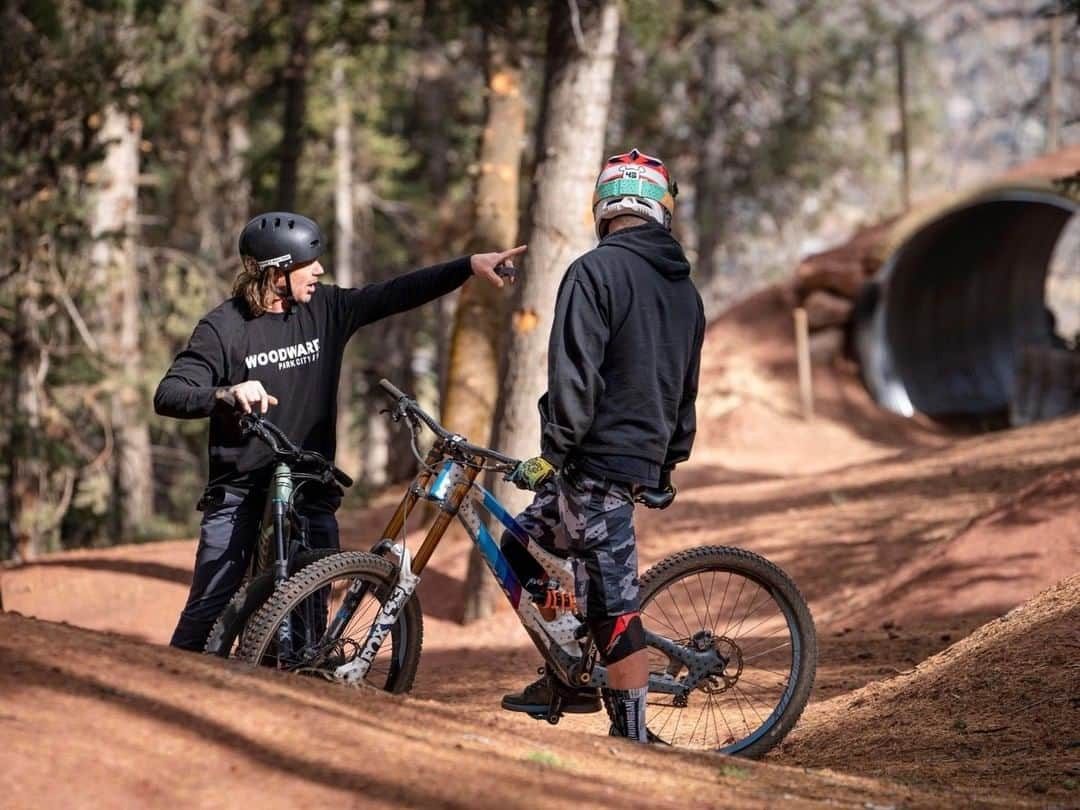 ケン・ブロックさんのインスタグラム写真 - (ケン・ブロックInstagram)「I got a tour of the brand new MTB trails at Woodward Park City a few weeks ago. They basically built a new style of downhill trail for mountain bikes - it’s like a downhill skateboard park! It’s much wider in a lot of areas than a normal MTB trail, with lots of jump and turn options. It’s a new and creative building style for this kind of trail. So rad. #thatnewnew #WoodwardParkCity #iamspecialized 📸 @alpal_」11月19日 7時00分 - kblock43