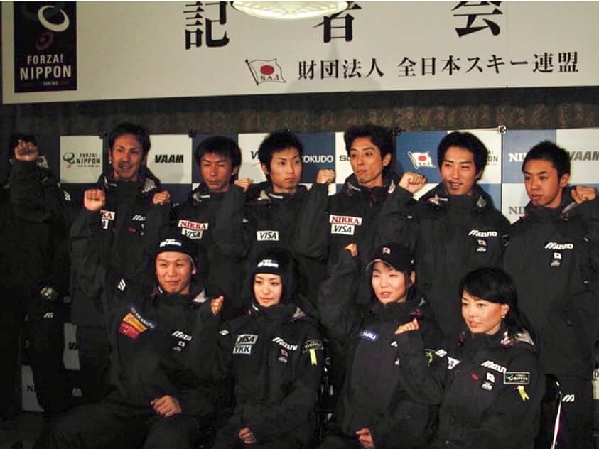 yukiさんのインスタグラム写真 - (yukiInstagram)「おはようございます。﻿ ﻿ 懐かしい写真を見つけてしまいました！﻿ JAPAN SKI TEAMウェア発表会🇯🇵﻿ ﻿ 2004年〜2008年頃。だから…何年前？笑﻿ レジェンド葛西選手や上村愛子さんetc... その他も雪山で大活躍した(する)﻿ スーパーレジェンドばかりで懐かしい。﻿ ﻿ この冬も、﻿ スノーアスリートの活躍を応援しつつ、﻿ みなさんが雪山で楽しく過ごせますように🗻﻿ ﻿ #東京スキーヤー﻿ #スキーで心を豊かに﻿ #スキーから勇気と自信と自律を﻿ #snowjapan﻿ #milkaじゃなくてごめんなさい」11月19日 7時10分 - milkayuki