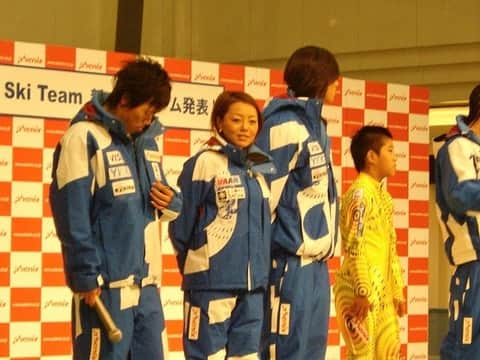 yukiさんのインスタグラム写真 - (yukiInstagram)「おはようございます。﻿ ﻿ 懐かしい写真を見つけてしまいました！﻿ JAPAN SKI TEAMウェア発表会🇯🇵﻿ ﻿ 2004年〜2008年頃。だから…何年前？笑﻿ レジェンド葛西選手や上村愛子さんetc... その他も雪山で大活躍した(する)﻿ スーパーレジェンドばかりで懐かしい。﻿ ﻿ この冬も、﻿ スノーアスリートの活躍を応援しつつ、﻿ みなさんが雪山で楽しく過ごせますように🗻﻿ ﻿ #東京スキーヤー﻿ #スキーで心を豊かに﻿ #スキーから勇気と自信と自律を﻿ #snowjapan﻿ #milkaじゃなくてごめんなさい」11月19日 7時10分 - milkayuki