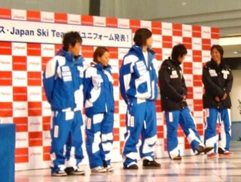 yukiさんのインスタグラム写真 - (yukiInstagram)「おはようございます。﻿ ﻿ 懐かしい写真を見つけてしまいました！﻿ JAPAN SKI TEAMウェア発表会🇯🇵﻿ ﻿ 2004年〜2008年頃。だから…何年前？笑﻿ レジェンド葛西選手や上村愛子さんetc... その他も雪山で大活躍した(する)﻿ スーパーレジェンドばかりで懐かしい。﻿ ﻿ この冬も、﻿ スノーアスリートの活躍を応援しつつ、﻿ みなさんが雪山で楽しく過ごせますように🗻﻿ ﻿ #東京スキーヤー﻿ #スキーで心を豊かに﻿ #スキーから勇気と自信と自律を﻿ #snowjapan﻿ #milkaじゃなくてごめんなさい」11月19日 7時10分 - milkayuki