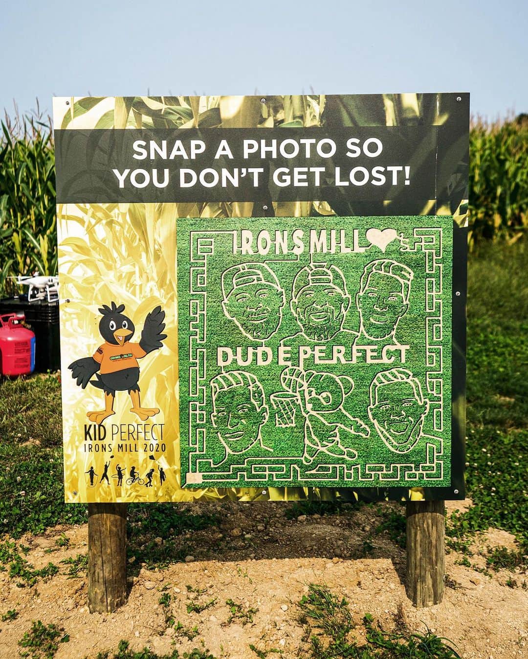 Dude Perfectさんのインスタグラム写真 - (Dude PerfectInstagram)「If you build a Dude Perfect Corn Maze...we will come. 🌽 NEW VIDEO MONDAY!」11月19日 7時21分 - dudeperfect