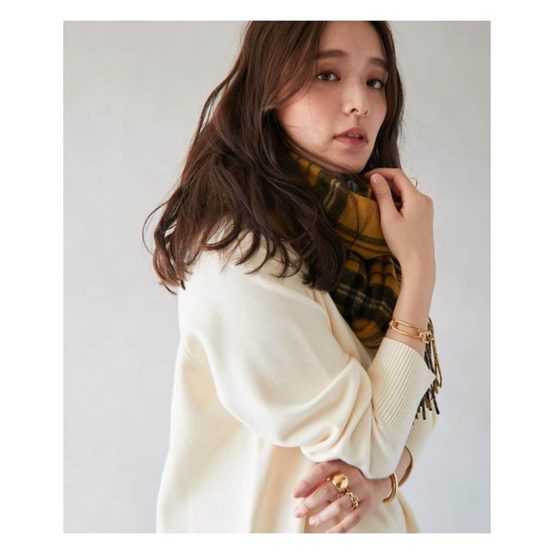 のインスタグラム：「🧡🤍🖤 @undixcors_official   📸 / @yusuke.y_ph  💄/ @eri.ishiguro6  ・ #undixcors #アンディコール #fashion #aw」