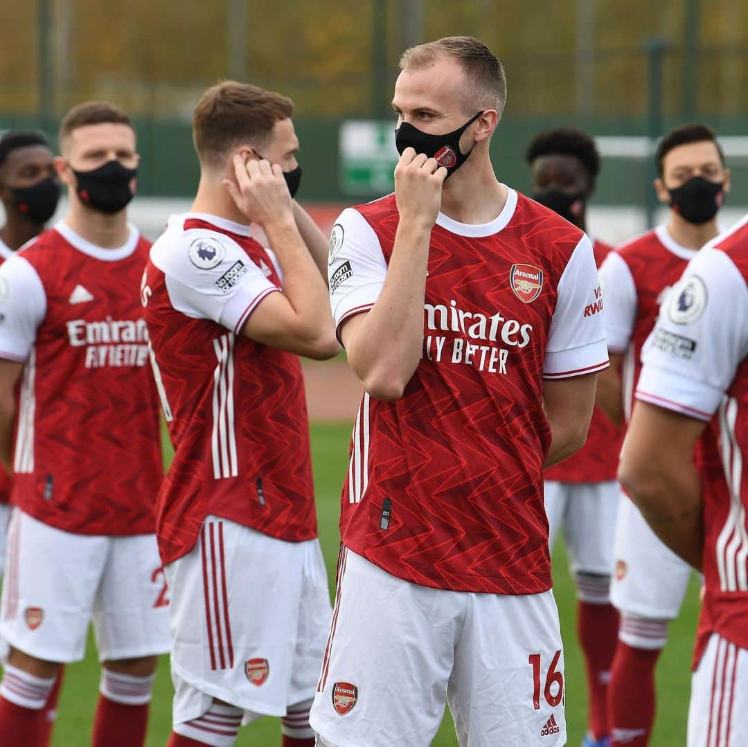 アーセナルFCさんのインスタグラム写真 - (アーセナルFCInstagram)「Masks 🔛⁠⠀ ⁠⠀ 😷 We took two different versions of the official squad photo for 2020/21⁠⠀ ⁠⠀ #Arsenal #AFC #photocall」11月18日 22時53分 - arsenal