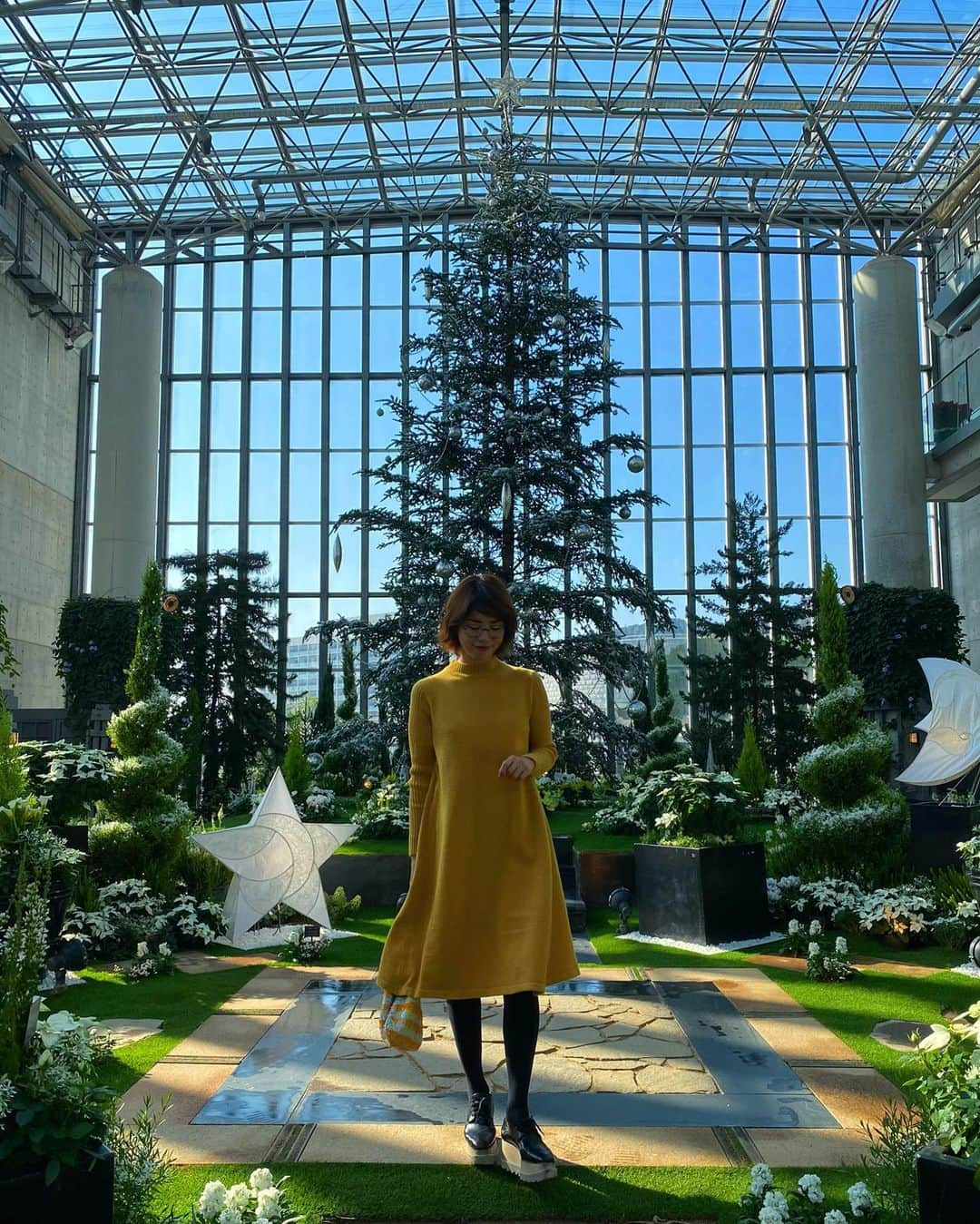 yuiさんのインスタグラム写真 - (yuiInstagram)「. . 大好きな植物園で、今季初めての🎄を見ました🥺  . 夜はライトアップしてるみたいで、 とっても綺麗そうでした✨✨ . . #淡路島#ゆい旅#yuitrip✈️ #夢舞台#奇跡の星の植物館」11月18日 22時53分 - yuiram