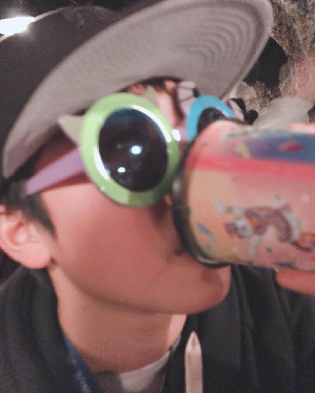 のインスタグラム：「2018年12月のディズニーシーでの写真  友達が撮ってくれました(笑)  #ディズニー#シー#ランド#去年の夏から行ってない#行きたい」