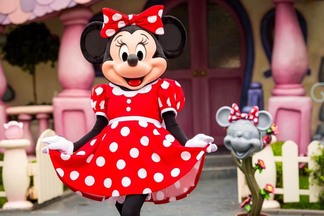 ディズニーランドさんのインスタグラム写真 - (ディズニーランドInstagram)「Wishing @MickeyMouse and @MinnieMouse a very happy birthday from the #Disneyland Resort! #DisneyMagicMoments ✨」11月18日 23時00分 - disneyland