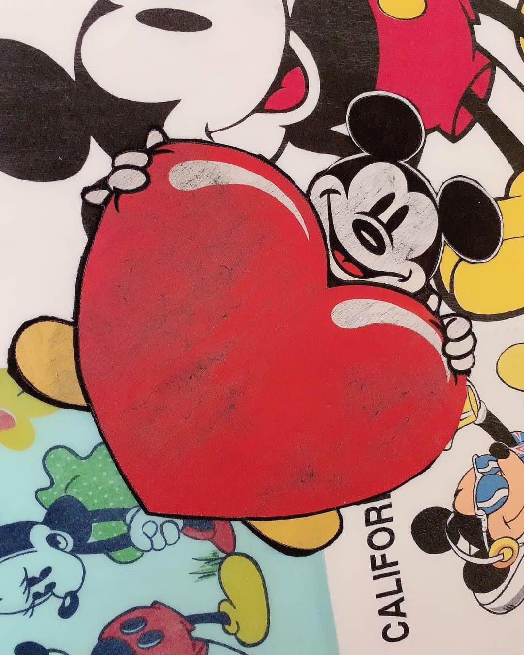 牧野真鈴さんのインスタグラム写真 - (牧野真鈴Instagram)「ミッキー誕生日おめでとうですね✨✨ どうしても今日載せたかった理由です☺︎！！ #ミッキーマウス  #ハッピーバースデーミッキー 🎂💓 #ミッキーマウス展」11月18日 23時01分 - makino_marin