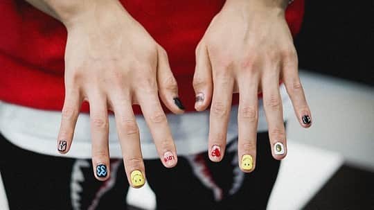 プニエル のインスタグラム：「Idt I uploaded a HD picture of my nails so.. here you go! Once again thank you @nail_unistella and @joanday !   제 네일 고화질 사진 안 올린것같아서 여기요!」