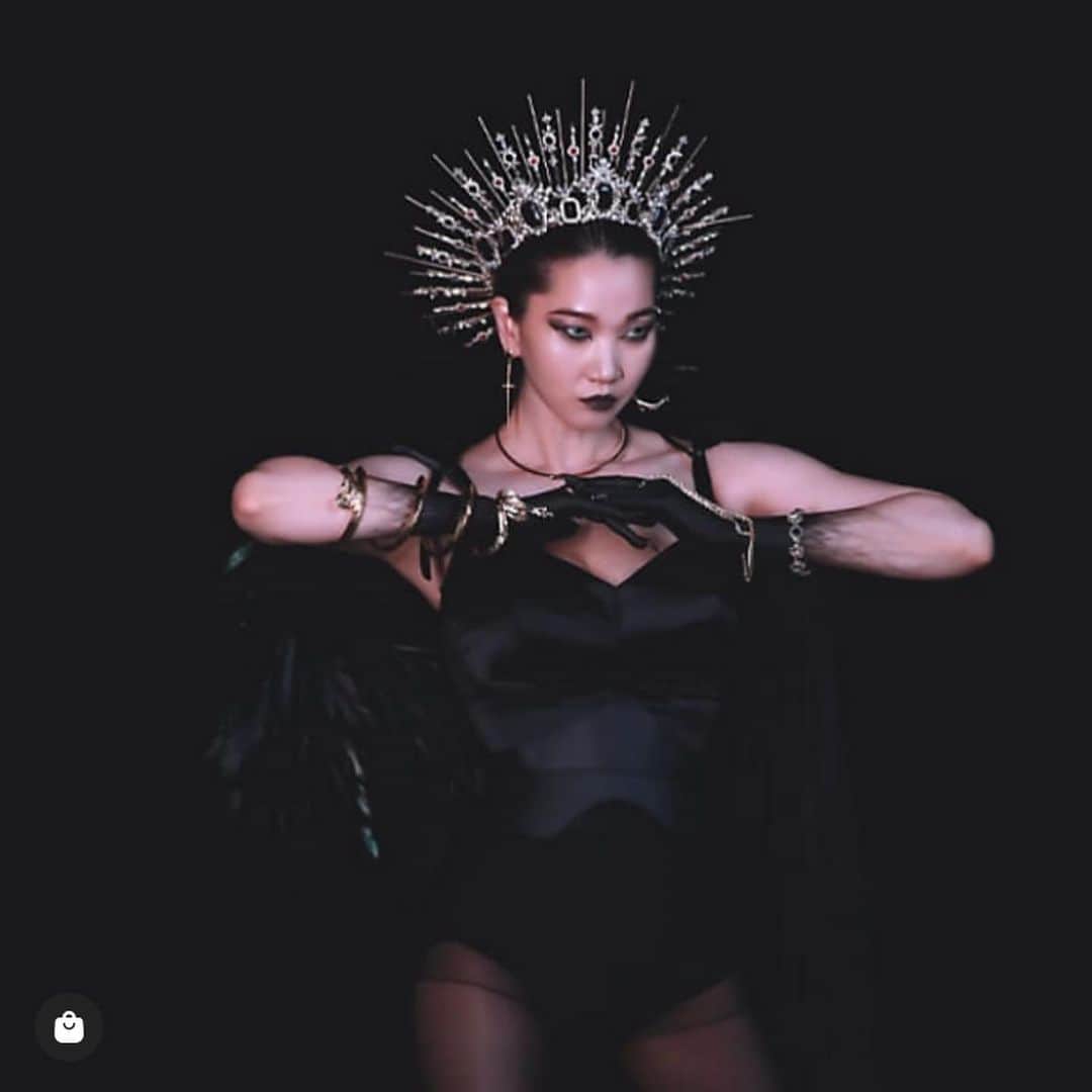 チャン・ユンジュのインスタグラム：「ㄴ ㅐ 꿈 꾸 ㅓ 🖤」