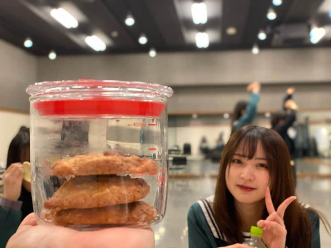 天城サリーさんのインスタグラム写真 - (天城サリーInstagram)「かなえるが手作りクッキーを食べさせてくれた🥰. 動画は全かなえる推しの方へ向けての謝罪動画です。 すみません😌かなえるの愛情の味を知ってしまっていてすみません😌」11月18日 23時32分 - sallyamaki