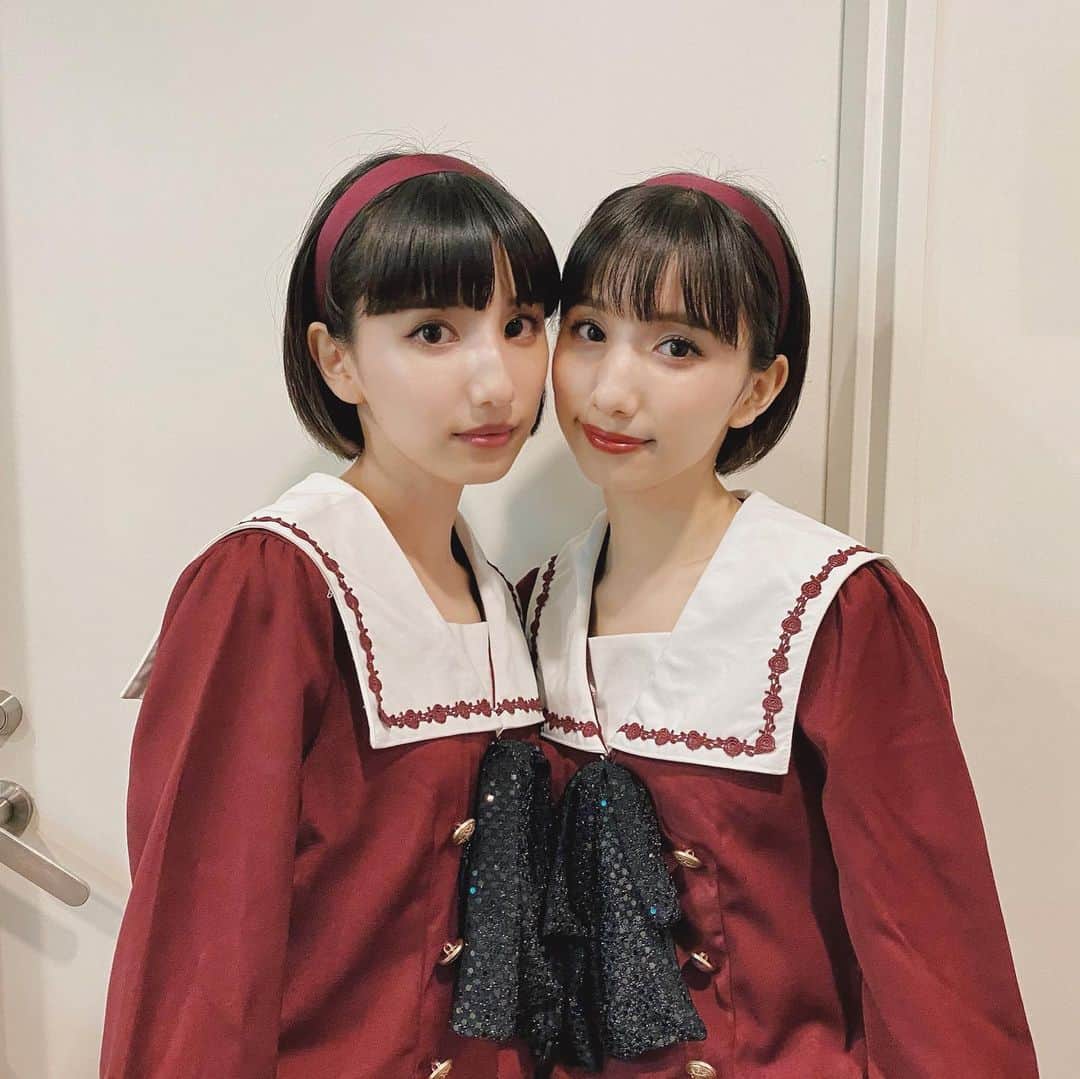 谷奥えまのインスタグラム：「放課後戦記2020初日を迎えました♬  えまえりの衣装は制服をアレンジして色気満載です笑 　 残り9公演突っ走っていきます(∘¯̆ᘢ¯̆)و”」