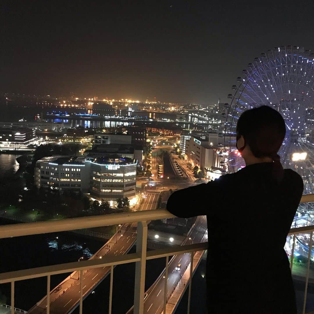 佐々木みえさんのインスタグラム写真 - (佐々木みえInstagram)「横浜に来ました^ ^ 夜景が綺麗❤️  #旅行 #旅行好き #旅行中 #横浜 #みなとみらい #travel #travelphotography #息抜き大事 #selfie #happy #instagood #style #l4l #ff #instafollow #followme #girl #ladies #love #いいね #follow #followback」11月18日 23時30分 - ruby.sasamin