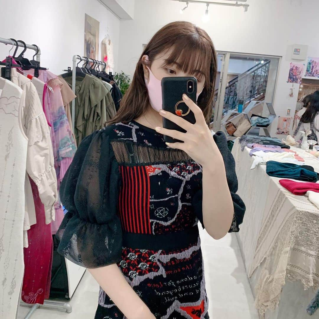 横島亜衿さんのインスタグラム写真 - (横島亜衿Instagram)「載せてなかった私服をぱぱっと！ 半袖も混ざってるし1枚目は私服では無く買った服です😆てへ」11月18日 23時47分 - _aeri_yokoshima