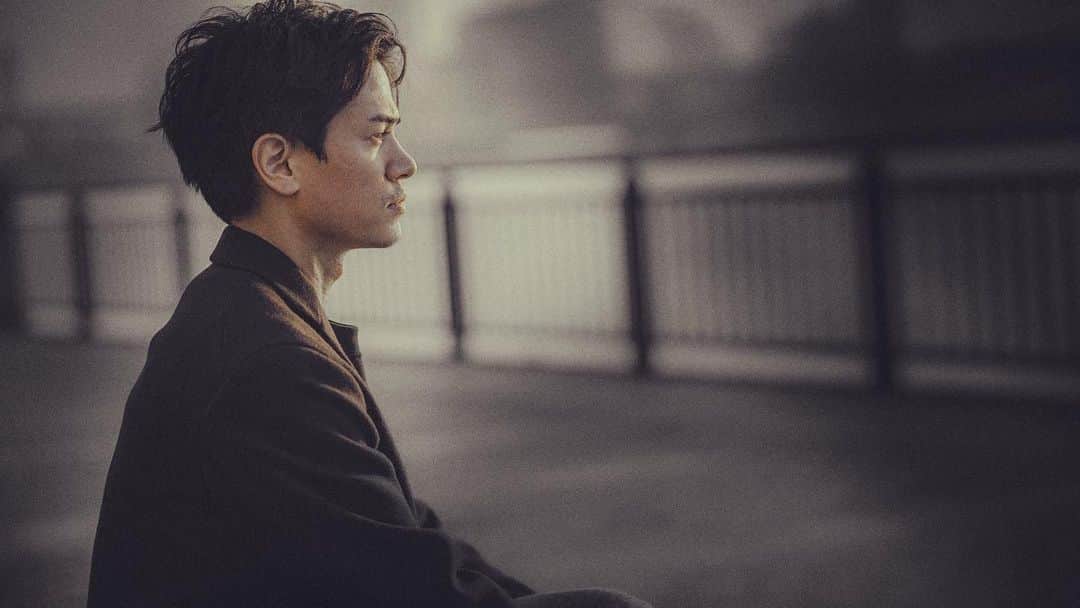 田村良太のインスタグラム：「明日18時からインスタライブやります。 ちょっと早い時間だけど、ゆっくり話せたらなぁーと。ひまな人もそうでない人も是非。 染谷さんも居ます。  きらーん」