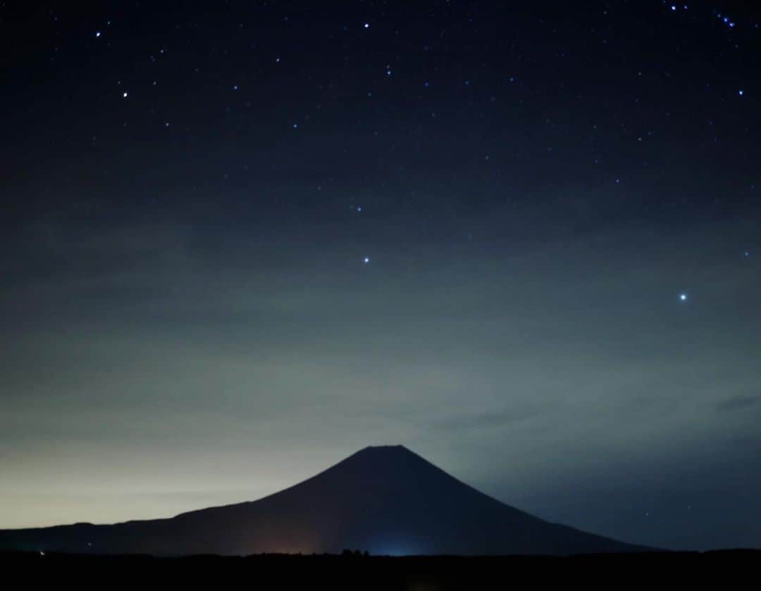 井上慎二郎さんのインスタグラム写真 - (井上慎二郎Instagram)「真夜中の #富士山 #mtfuji #midnight」11月19日 0時05分 - shinjiroh_inoue