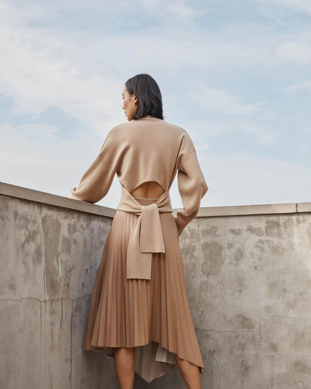 Saks Fifth Avenueのインスタグラム：「Take a minimalist approach and make an impact with @jonathansimkhai's easy-chic separates that are sure to bring a knotted element of surprise. #SaksStyle」