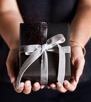 BoConceptさんのインスタグラム写真 - (BoConceptInstagram)「WRAPPED WITH LOVE  For gifts without the kitsch. Explore our easy gift-wrapping guide. Now live on boconcept.com  #boconcept #liveekstraordinaer #giftwrappingguide #danishdesign #danishtrend #minimalism」11月19日 0時11分 - boconcept_official