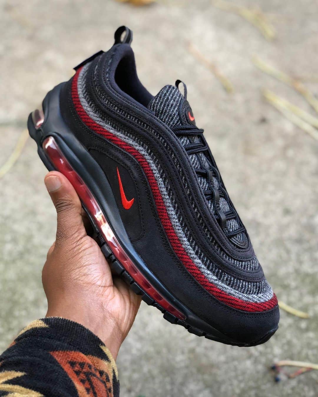 Mr. Tyさんのインスタグラム写真 - (Mr. TyInstagram)「#newpickup, one more @pendletonwm Nike Air Max 97 By Me creation. The 97 is such a beautiful shoe, it really doesn’t need much done to it. I really just wanted to find a reason to use the red air unit on a pair since I hadn’t used it yet. I am pleased with the outcome I must say👌🏾.  #am97 #airmax97 #pendleton #everythingairmax #kissmyairs #mynikeids #pendletonwm #nikebyyou #nikeid #tysids #ijustlikeshoes #theshoegame #ids #airmaxalways #airmax #airmasics #mynikeid #ファッション #コーティネート#nikeidcreatives」11月19日 0時36分 - regularolty