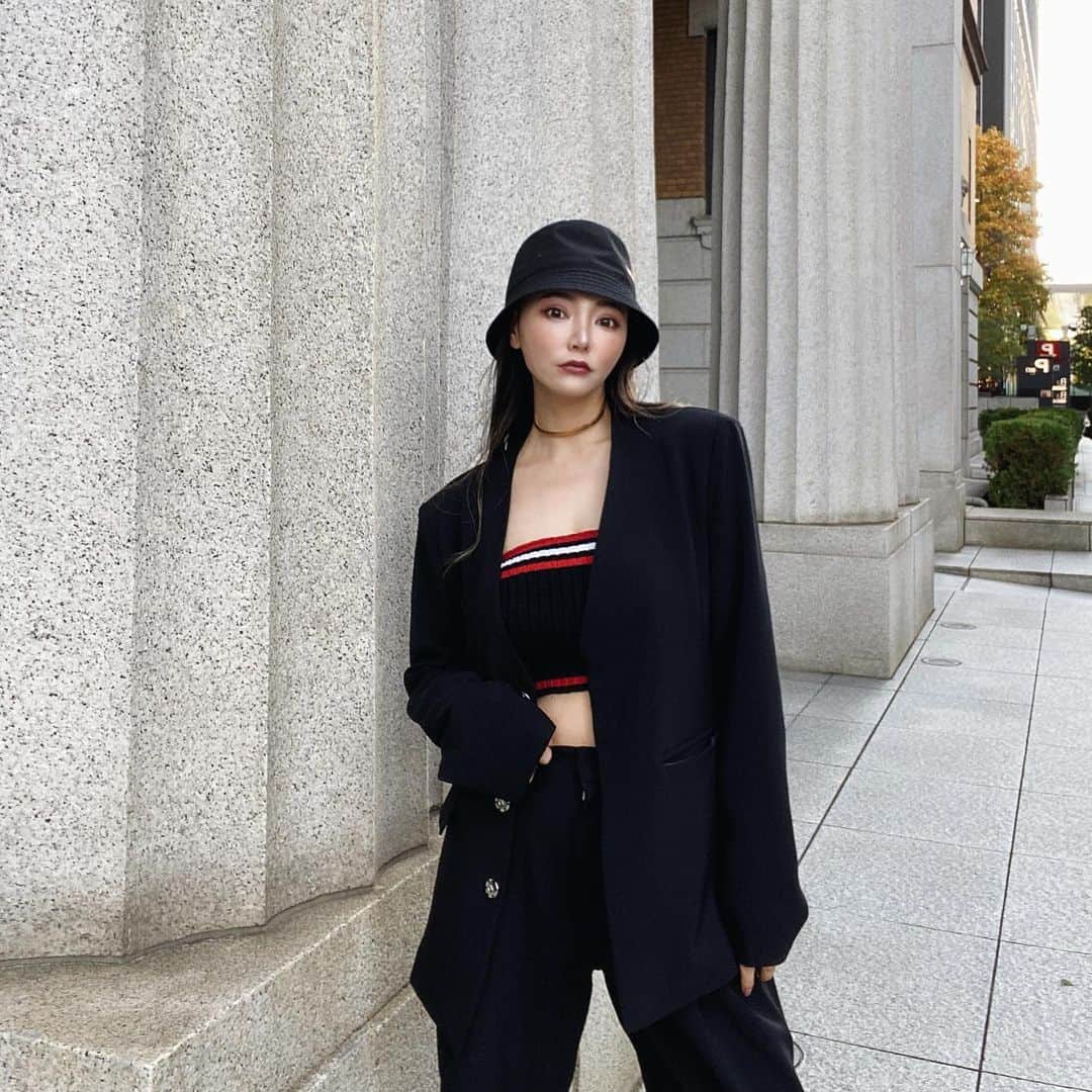 クリスティン・ウェイのインスタグラム：「Today’s @valmuer_official outfit #ootd #cwfashion  #christinewei #クリスティンウェイ #valmuer #ヴェルムーア #fashiongram #fashionista  #セットアップコーデ」