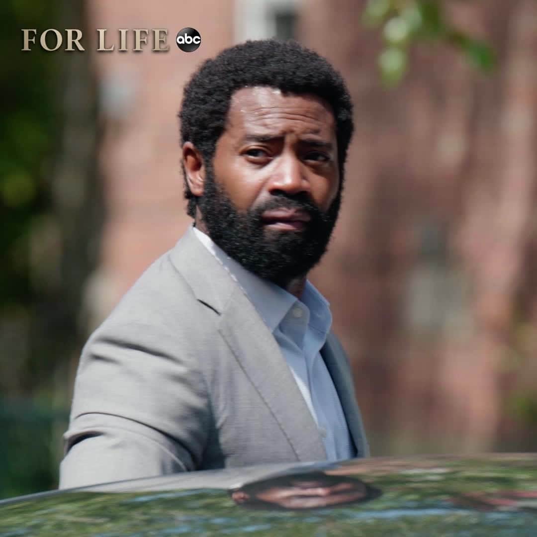 アメリカン・ブロードキャスティング・カンパニーのインスタグラム：「Aaron Wallace is setting hope free in a new season of #ForLife, starting TONIGHT at 10|9c on ABC. @forlifeabc」