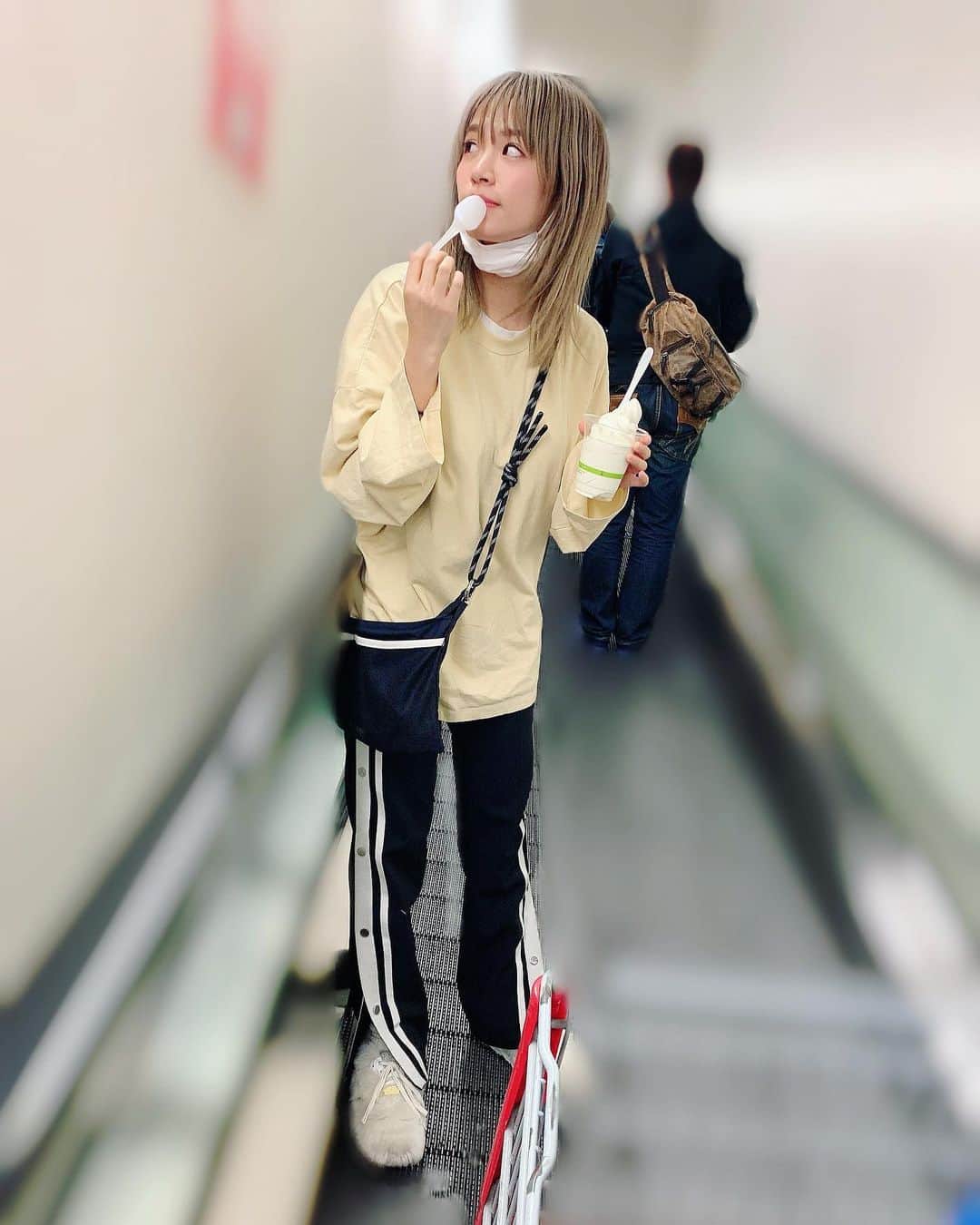菜乃花さんのインスタグラム写真 - (菜乃花Instagram)「Costco🤟🏻  妹がコストコにハマっていて、 誘われて定期買い出しに行っています。  まだまだ私はコストコアマなので、 早くコストコプロになりたいです。」11月19日 0時54分 - nanoka0707