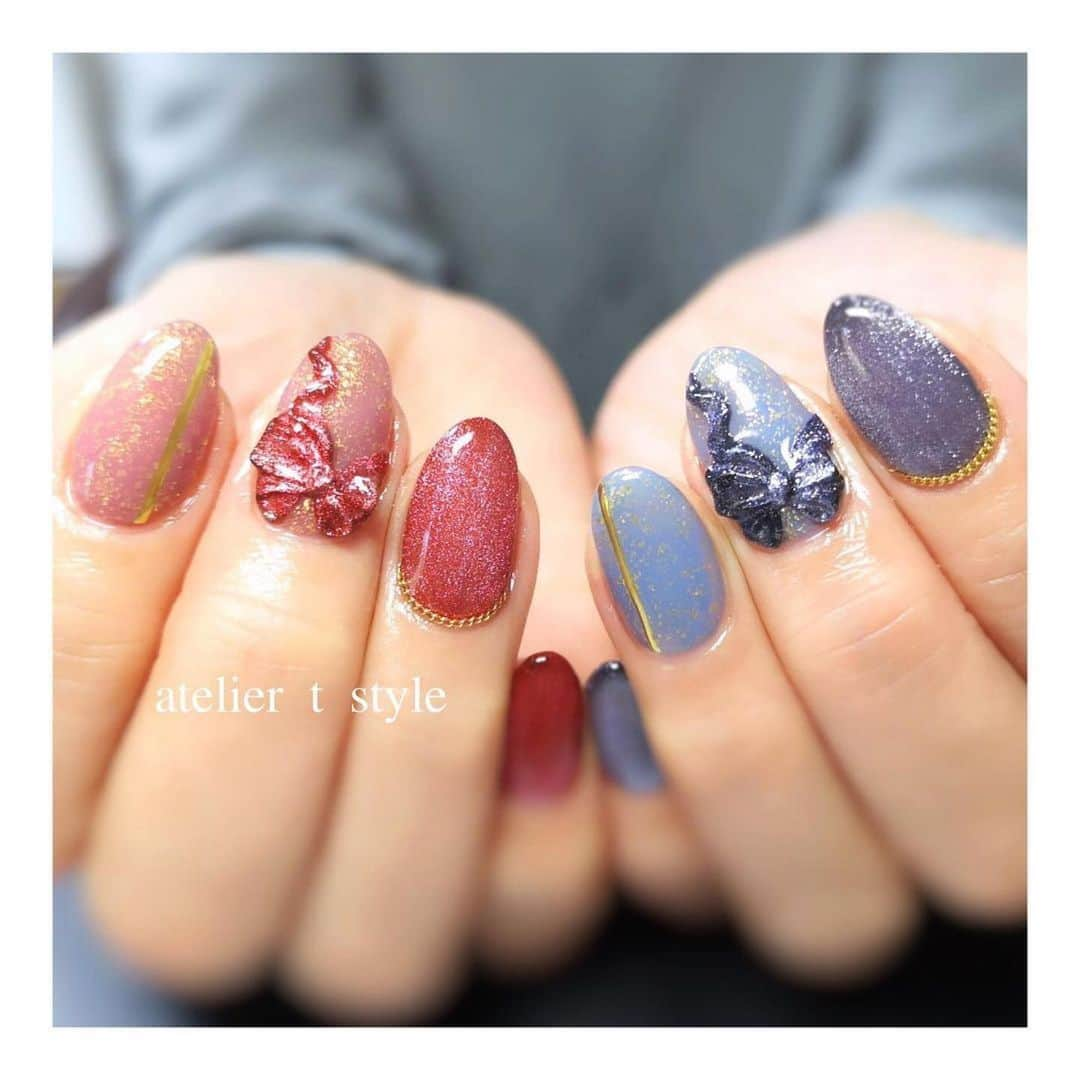 Icegel Nailさんのインスタグラム写真 - (Icegel NailInstagram)「#아이스젤 #블론디젤 베이스 컬러에 #리얼리본몰드 와 #별빛네일 시즌3 #마법처럼 컬러로 라본디자인을 해주셨어요!! 크리스마스 시즌이 오고있는거 같아요❄️❄️  Repost @atelier_t_style ・・・ 🎀❤️ ショートな爪からようやく リボンが付けれる長さまで 伸びて喜ぶお客様😊 . . . ICEGEL  Star galaxy. 1158. 1162 Blondie gel. 1190. 1192 . . . . .  @icegelnail  @icegelkorea  @icegel_global  @icegel_japan  . . . . . . . . #icegel #stargalaxy #gelnails #flowernails #アイスジェル #マグネットネイル #マグネットジェル #スターギャラクシー #ジェルネイル #ジェルアート #ネイルアート #ネイルデザイン #nails #nailstagram #naildesign #nailart #美甲 #美甲彩繪 #凝膠指甲 #光療指甲 #маникюрнадому #ناخن_شیک #дизайнногтей #ногти #nägel」11月19日 0時54分 - icegelnail