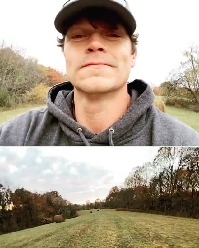 3 Doors Downのインスタグラム：「Put me on a four wheeler and I’m happy. - @brad3doorsdown #repost」