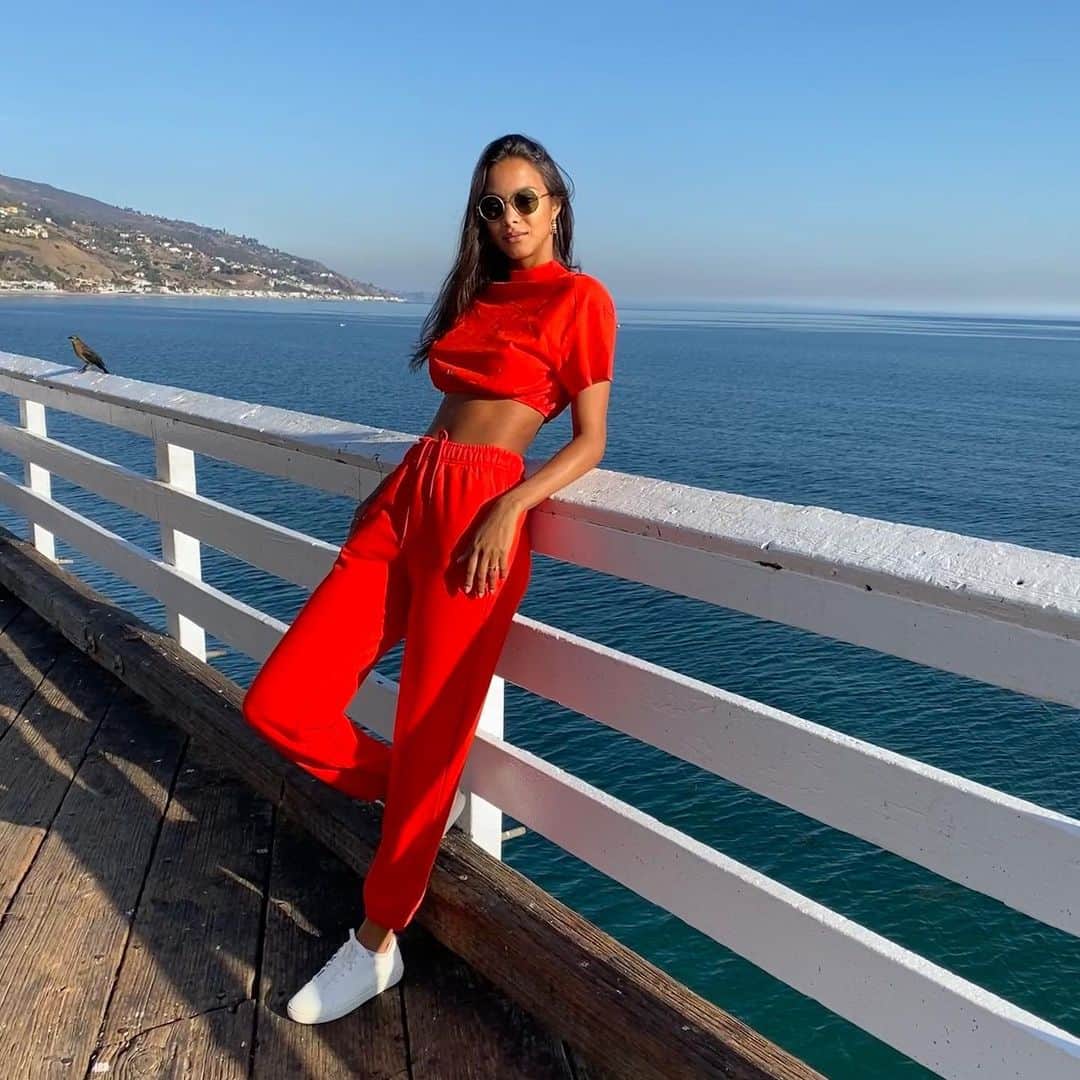 ライス・リベイロさんのインスタグラム写真 - (ライス・リベイロInstagram)「In the mood for some red 🍒 @alo」11月19日 1時07分 - laisribeiro