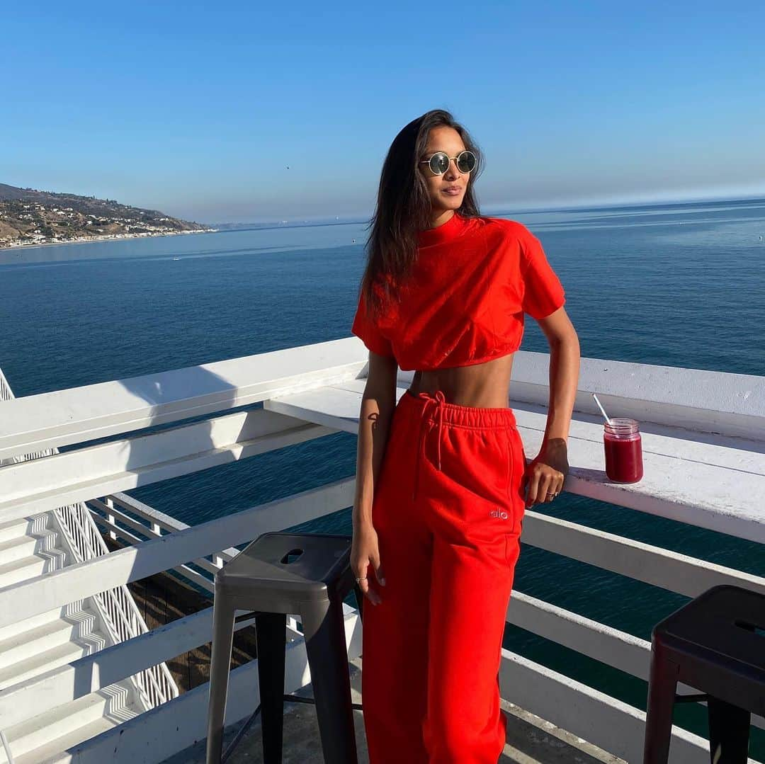 ライス・リベイロさんのインスタグラム写真 - (ライス・リベイロInstagram)「In the mood for some red 🍒 @alo」11月19日 1時07分 - laisribeiro