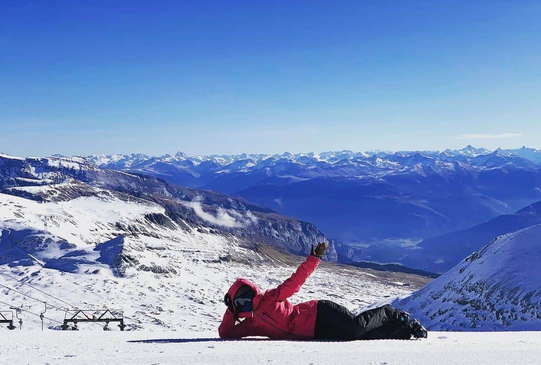 梅原玲奈のインスタグラム：「I'm back to Switzerland🇨🇭  #snowlife  #mountain  #スキー #スキークロス #スイス」
