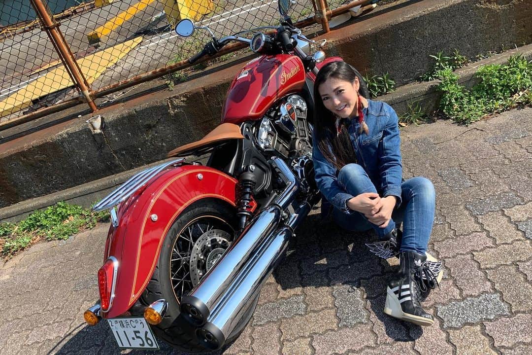 福山理子さんのインスタグラム写真 - (福山理子Instagram)「Indian motercycle #Indianmotercycle #バイク女子 #wildwing #バイクブーツ #造形社 さん」11月19日 1時30分 - rikofukuyama
