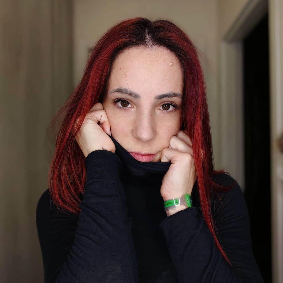 ニコーレ・デラ・モニカのインスタグラム：「Nell'ultimo periodo sto vedendo sui vari social molti riferimenti riguardo al sostenere la salute mentale. Questi ultimi mesi (ormai siamo più vicini ad un anno che a qualche mese) non sono stati facili per nessuno e probabilmente certe problematiche emergono ancora dì più. Per sostenerci a vicenda e fare si che chi ha problemi possa chiedere aiuto e non sentirsi solo, cerchiamo sempre di essere gentili con gli altri perché non sappiamo quali battaglie stiano combattendo, ma quello che sappiamo è che possiamo evitare di peggiorare la situazione non avendone rispetto. Il problema è reale, siate gentili.  In this period I see more and more concerns on social media about mental health. The last months (we are closer to one year than only few months already) haven't been easy for anybody and those kind of problems are coming out even more. In order to support each other and make people with real mental illness more comfortable in asking for help and not feeling lonely, we should be kind with others because we don't know which kind of battles they're fighting, but what we know is that we can avoid making the situation worse than it already is.  The struggle is real, be kind.  #figureskating #mentalhealth #salutementale #bekind #siigentile」