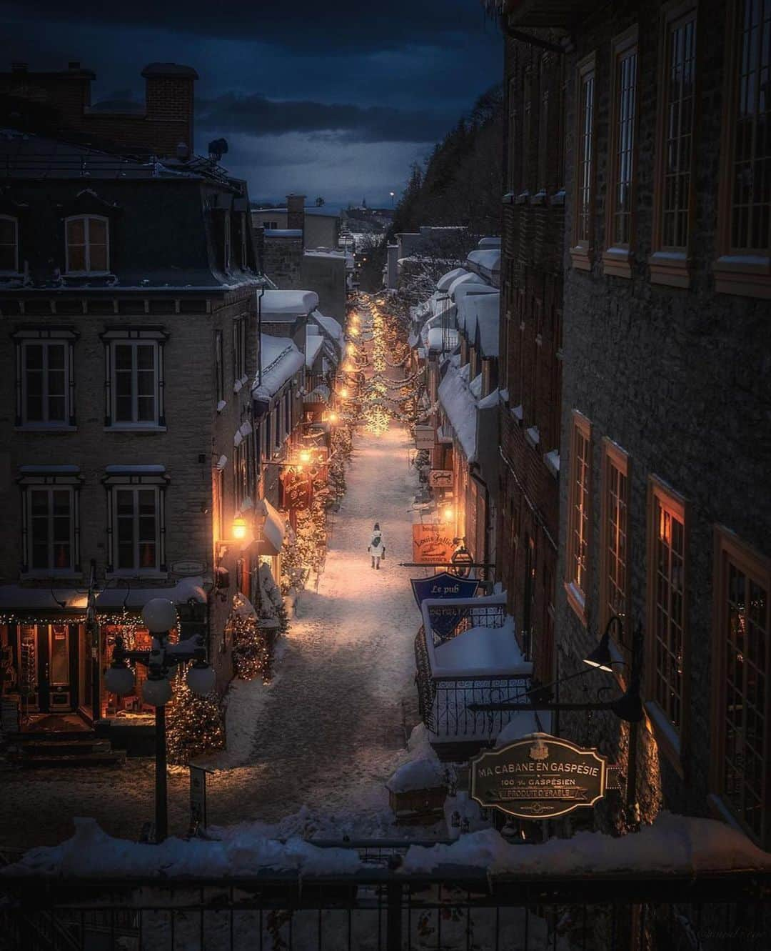 Wonderful Placesさんのインスタグラム写真 - (Wonderful PlacesInstagram)「Quebec, Montreal - Canada ✨❄️❄️❄️✨ . Pictures by ✨✨@mindz.eye✨✨ #wonderful_places for a feature 💙❄️」11月19日 1時42分 - wonderful_places