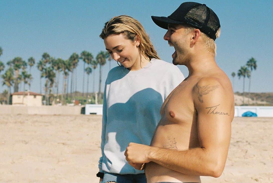 ジャック・グリフォーさんのインスタグラム写真 - (ジャック・グリフォーInstagram)「Friends who shoot movies on the beach without permits together stay together 😤🤟🏼🎥」11月19日 1時55分 - jackgriffo